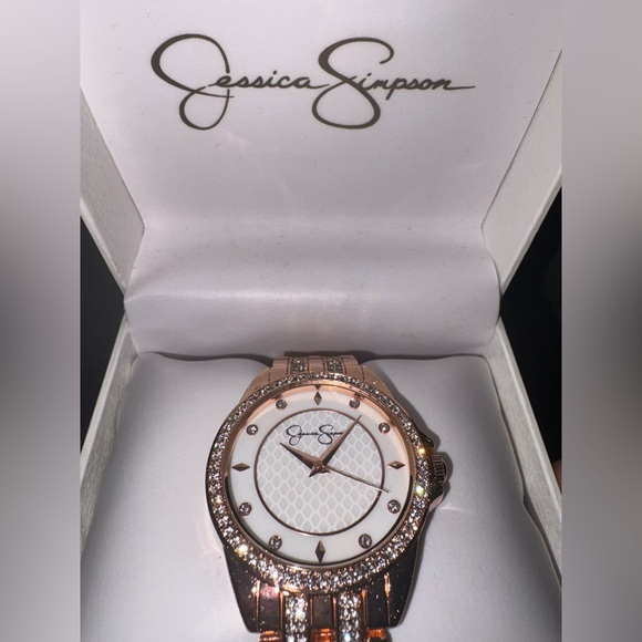 🌹🌟🏆NIB JESSICA SIMPSON rose gold watch with diamond cz accents - Picture 3 of 5